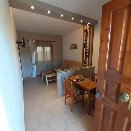 شقة Elaionas Apt. *