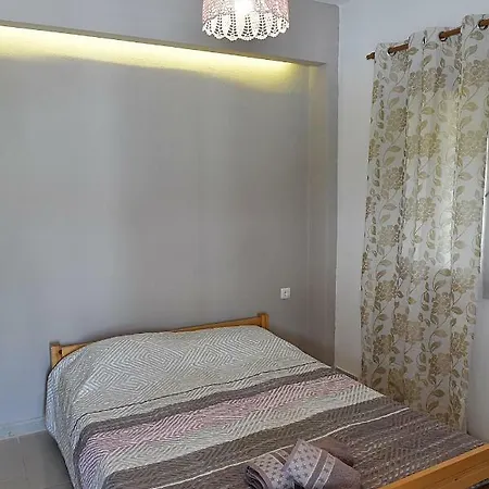 アパート Elaionas Apt. *